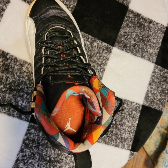 Jordan 12 Playoffs. Sneaker size women's 8.5 boys 7. - Picture 9 of 11